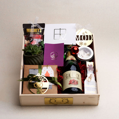 Christmas Cheer Corporate Gift Hamper | Festive Delights in a Wooden Tray